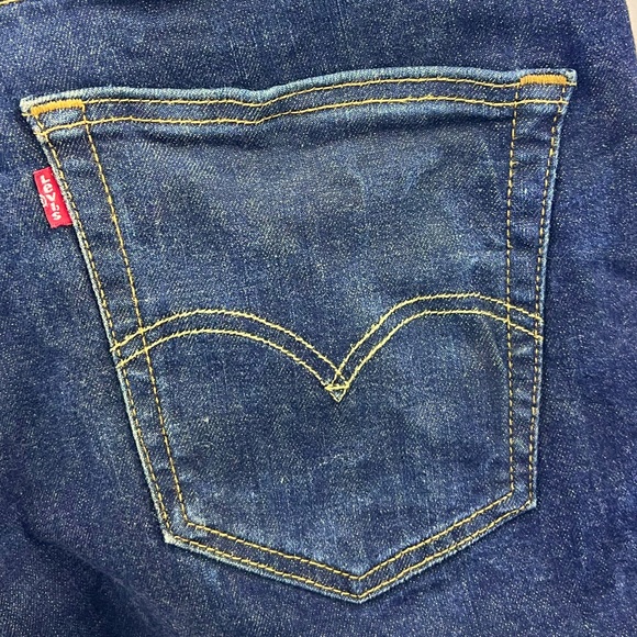 LEVI’S 541, JEANS, ALMOST NEW, WAIST 34 LENGTH 34, BLUE COLOR, FRONT ZIPPER - Picture 8 of 13